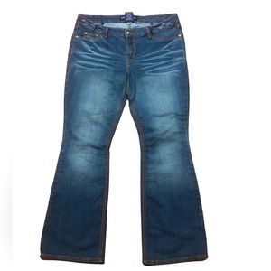 Torrid Source of Wisdom Boyfriend flare, stitched boot cut jean size 20